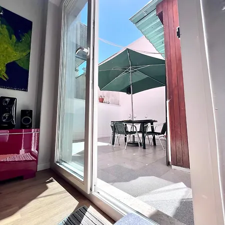 Chiado Cozy With Terrace Apartamento *